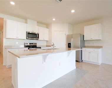 444 Taylor Groves Drive - Photo Thumbnail 5