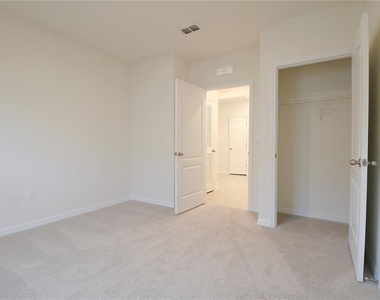 444 Taylor Groves Drive - Photo Thumbnail 19