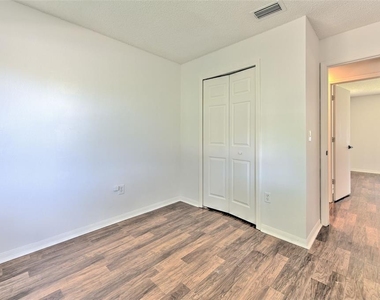 319 Abigail Road - Photo Thumbnail 16