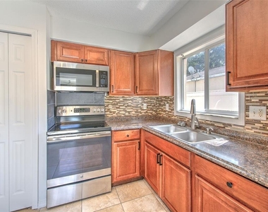319 Abigail Road - Photo Thumbnail 13