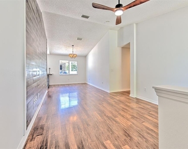 319 Abigail Road - Photo Thumbnail 7
