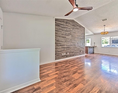 319 Abigail Road - Photo Thumbnail 8