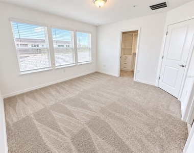 4540 Orchard View Alley - Photo Thumbnail 13