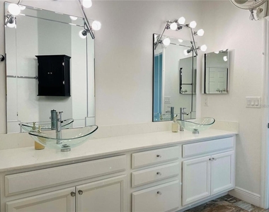 727 Star Magnolia Drive - Photo Thumbnail 15