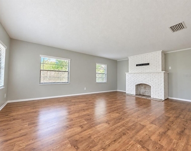 326 E Palmetto Avenue - Photo Thumbnail 2