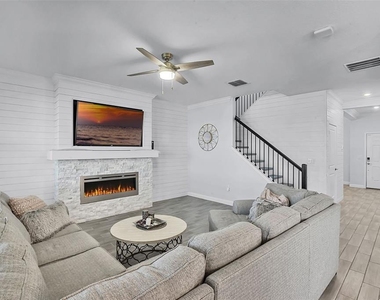1123 Dora Parc Lane - Photo Thumbnail 15