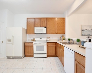 6080 Twain Street - Photo Thumbnail 6