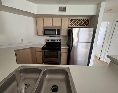 7250 Westpointe Boulevard - Photo Thumbnail 8