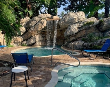 7250 Westpointe Boulevard - Photo Thumbnail 16