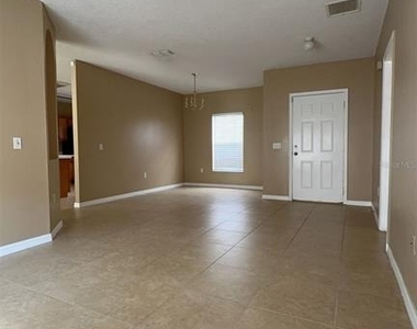 850 Glastonbury Drive - Photo Thumbnail 6