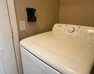 850 Glastonbury Drive - Photo Thumbnail 23