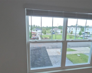 13366 Generations Avenue - Photo Thumbnail 7