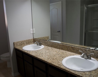 3927 Pemberly Pines Cir - Photo Thumbnail 18