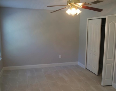 3927 Pemberly Pines Cir - Photo Thumbnail 16