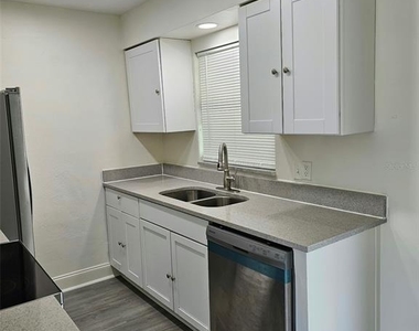 618 Jupiter Way - Photo Thumbnail 14