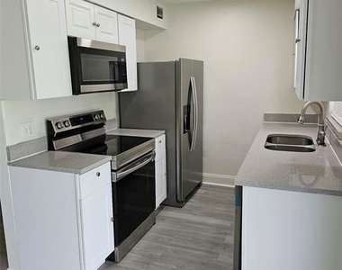 618 Jupiter Way - Photo Thumbnail 13