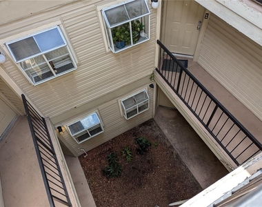 1964 Lake Atriums Circle - Photo Thumbnail 4