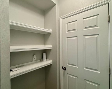 3536 Brighton Park Circle - Photo Thumbnail 4