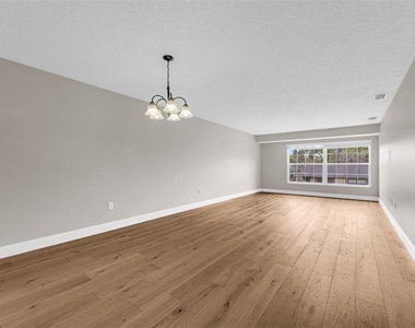 110 N Tremain Street - Photo Thumbnail 7