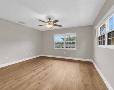 110 N Tremain Street - Photo Thumbnail 9