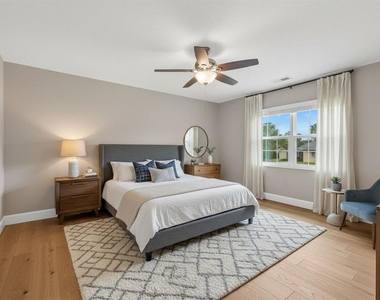 110 N Tremain Street - Photo Thumbnail 12