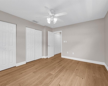 110 N Tremain Street - Photo Thumbnail 16