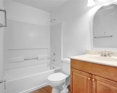 3651 N Goldenrod Road - Photo Thumbnail 7