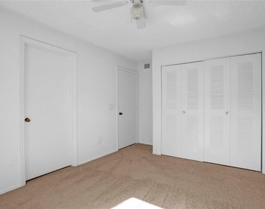 3651 N Goldenrod Road - Photo Thumbnail 9