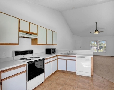 3651 N Goldenrod Road - Photo Thumbnail 5