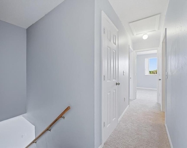 713 Washington Palm Loop - Photo Thumbnail 11