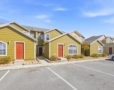 713 Washington Palm Loop - Photo Thumbnail 1