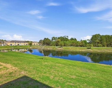 713 Washington Palm Loop - Photo Thumbnail 23