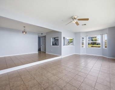 102 Mango Drive - Photo Thumbnail 7