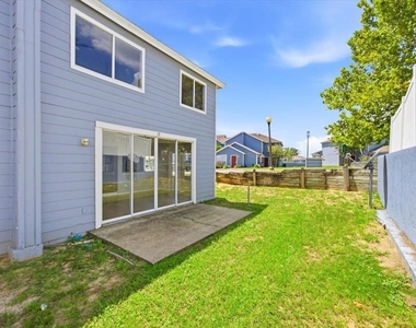 102 Mango Drive - Photo Thumbnail 23