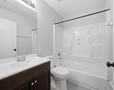102 Mango Drive - Photo Thumbnail 13
