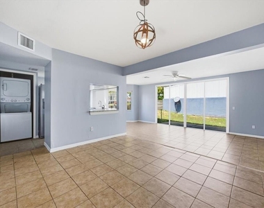 102 Mango Drive - Photo Thumbnail 6
