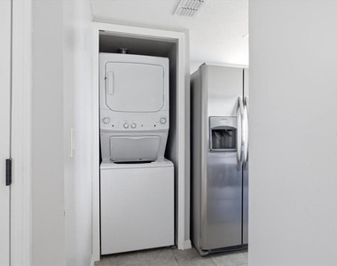 102 Mango Drive - Photo Thumbnail 5