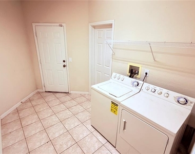 4986 Thames Street W - Photo Thumbnail 33