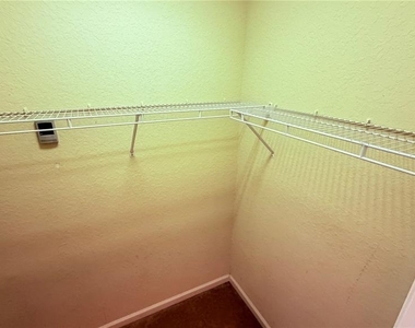 4986 Thames Street W - Photo Thumbnail 31