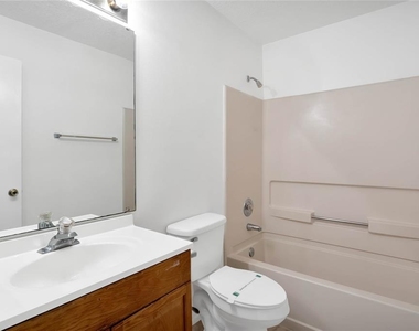 117 Reserve Circle - Photo Thumbnail 12