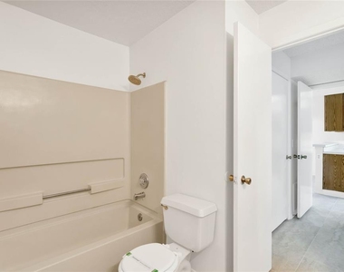 117 Reserve Circle - Photo Thumbnail 9