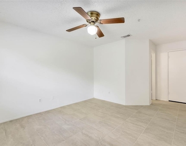 117 Reserve Circle - Photo Thumbnail 7