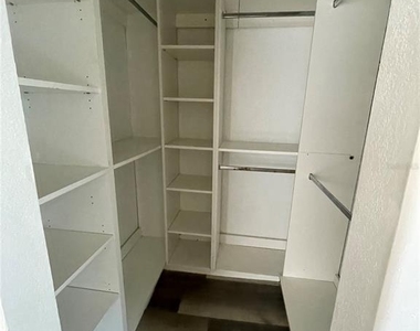 2201 Cascades Boulevard - Photo Thumbnail 6