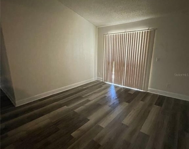 2201 Cascades Boulevard - Photo Thumbnail 9
