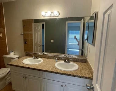 2201 Cascades Boulevard - Photo Thumbnail 7