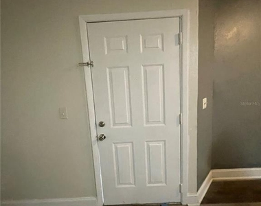 2201 Cascades Boulevard - Photo Thumbnail 11