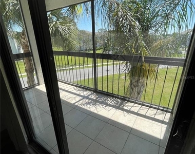 2201 Cascades Boulevard - Photo Thumbnail 1