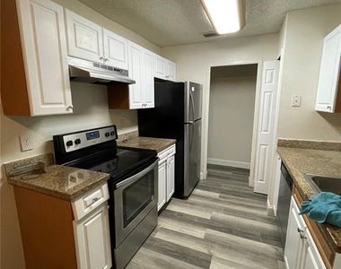 2201 Cascades Boulevard - Photo Thumbnail 8