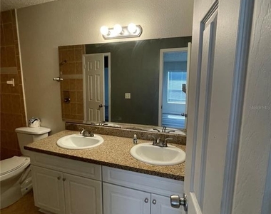 2201 Cascades Boulevard - Photo Thumbnail 4