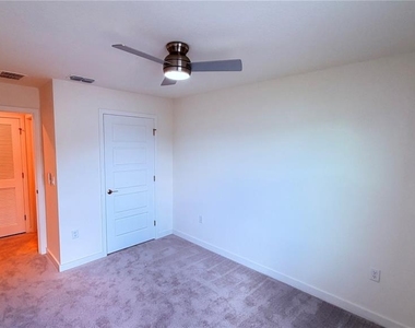 77 Myrtle Street - Photo Thumbnail 20